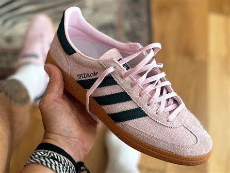 women's pink adidas spezial